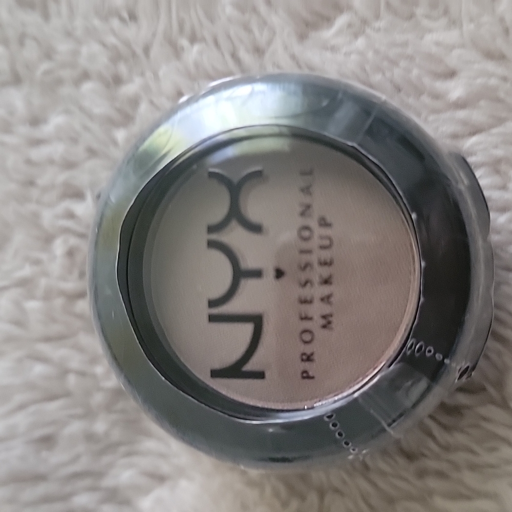 NYX HAPPY HOUR SHADOW